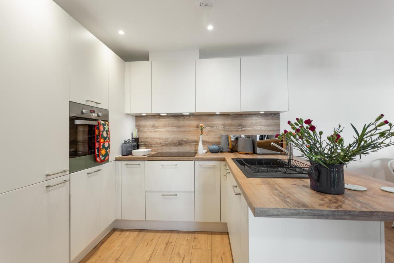 Host & - Farrier William Apartment *